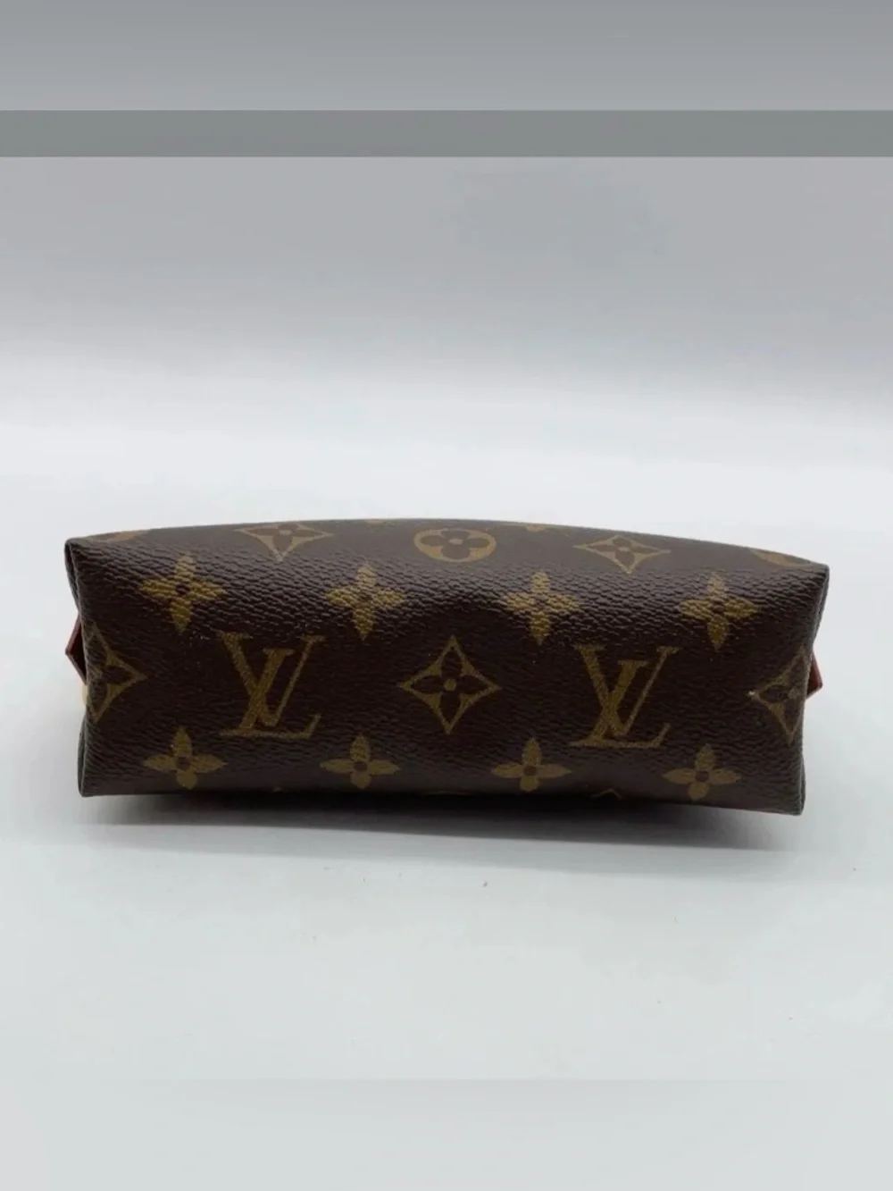 Louis Vuitton sticky material style